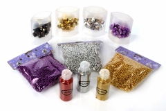 134 Dekorativni gliter i kamenčići   